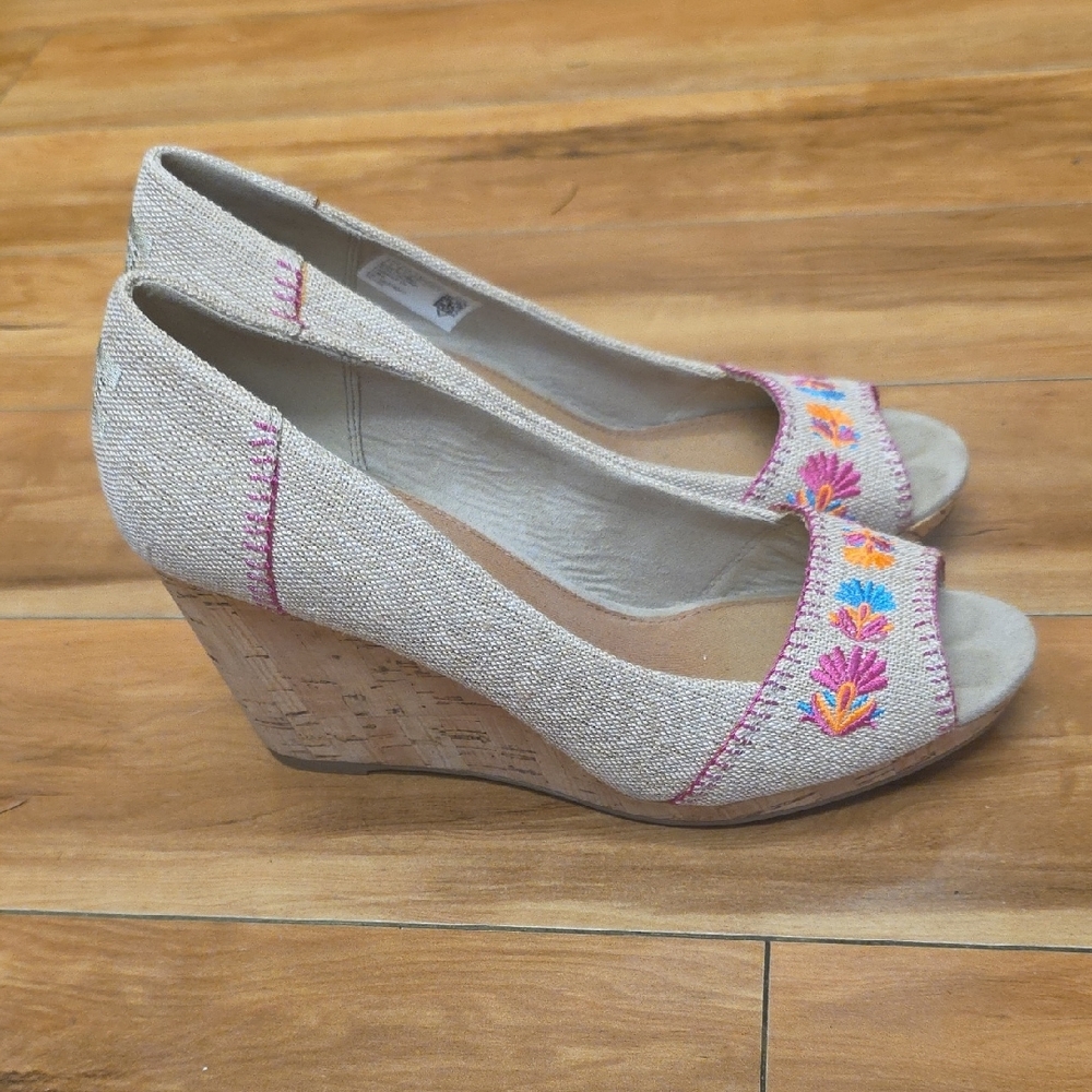 Toms Size 9 Stella Natural Burlap Embroidery Wedge Peep Toe Sandals